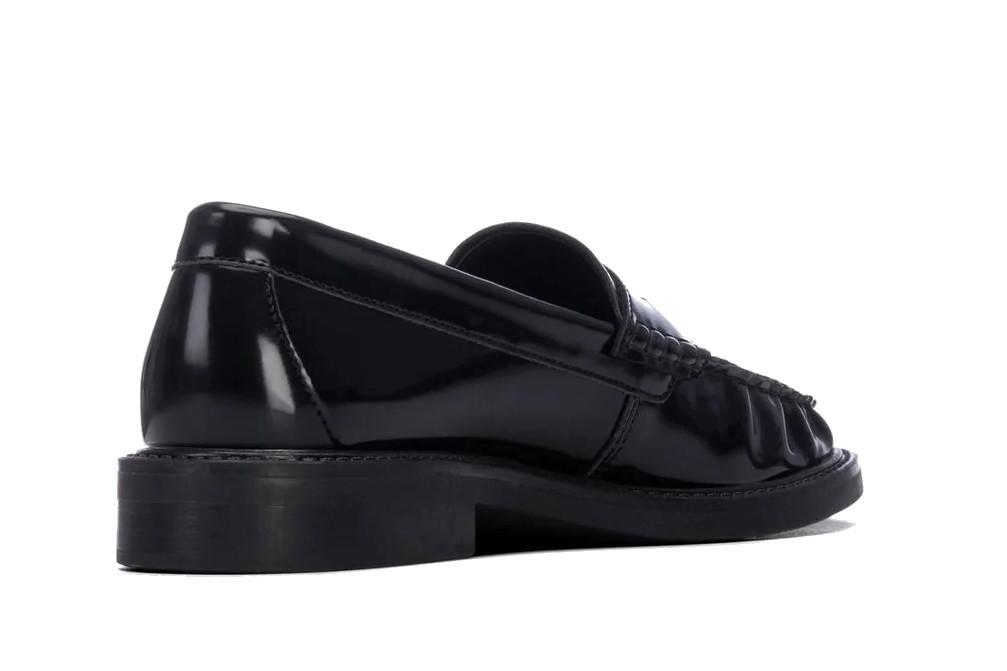 Mocasines planos XTI 146021 en negros para  mujer