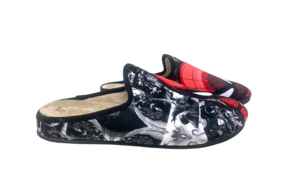 Zapatillas de casa destalonadas estampado de comic Vulca Bicha 1906 en negro