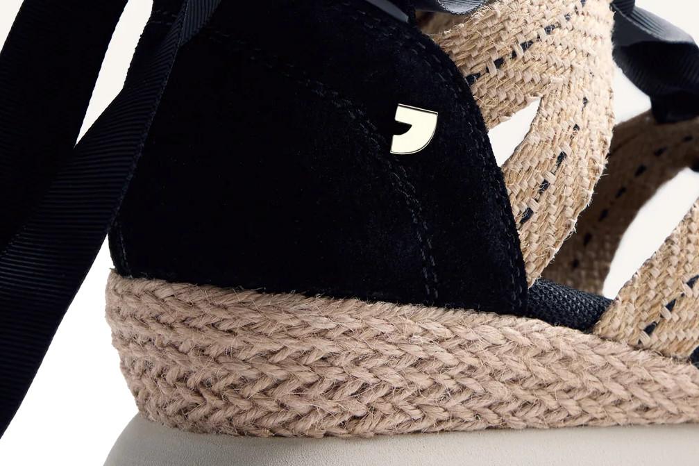 Sandalias deportivas Gioseppo Kidika 78075 en color negro
