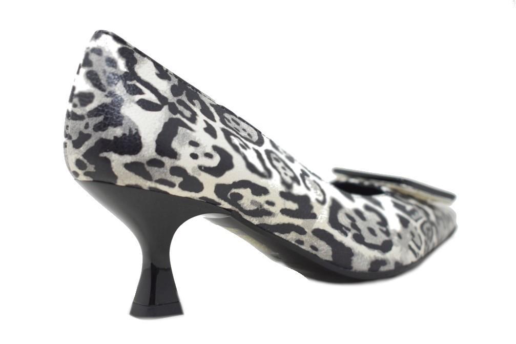 Zapatos de tavón bajo Joni 29166 en blanco y negro