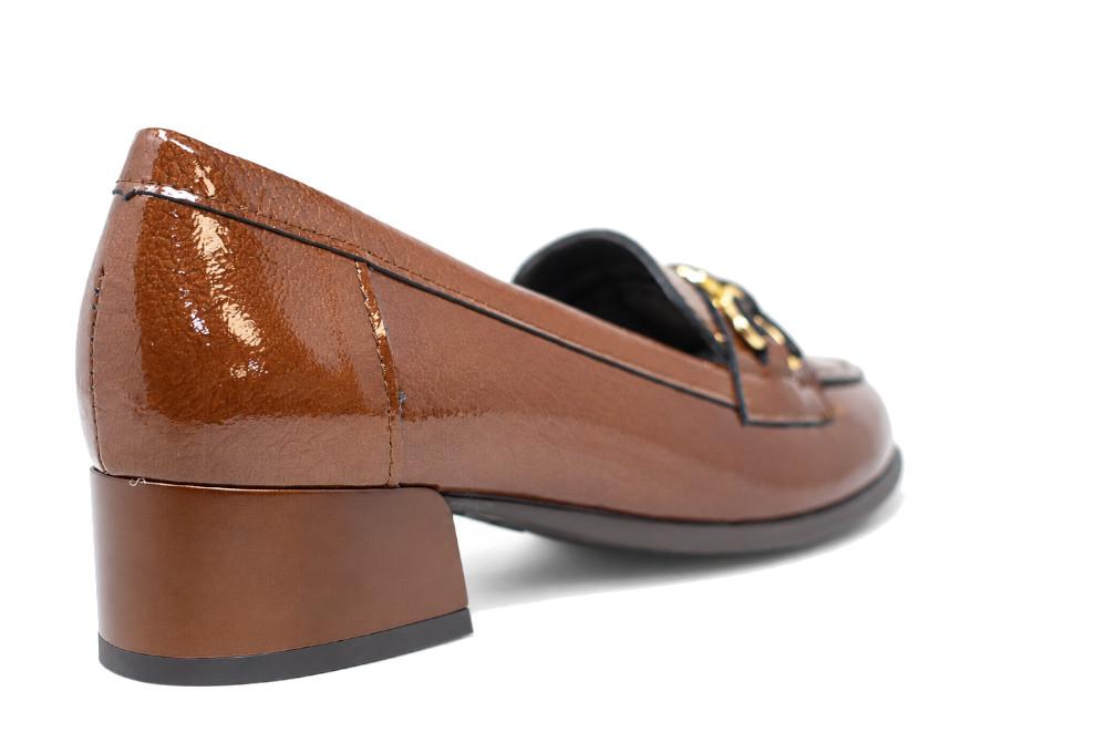 Mocasines de tacón bajo Pitillos 11635 Marrón Mujer en piel charol
