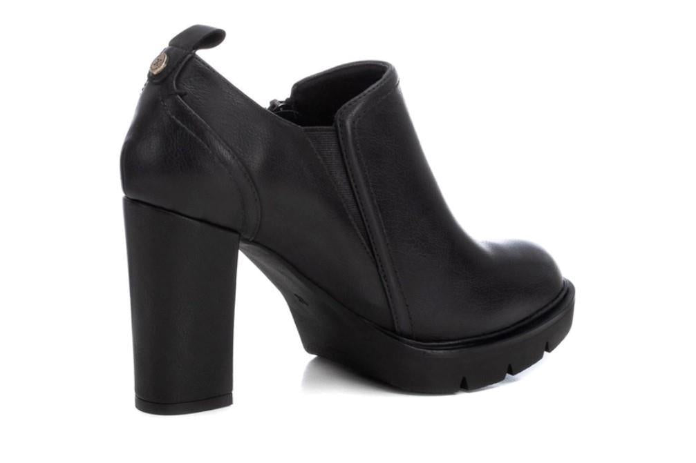 Zapatos de tacón XTI 142989 en negro para mujer