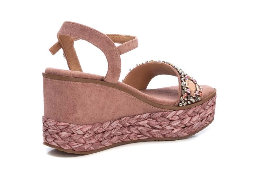 Sandalias tcon cuña XTI 142677 en nude para mujer