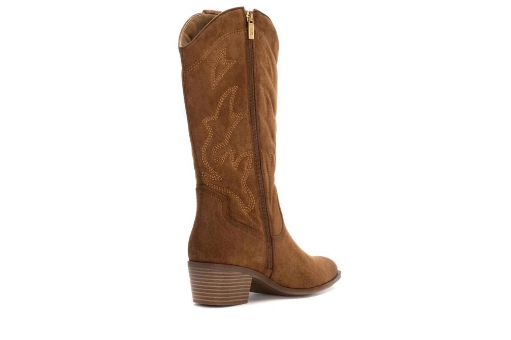 Botas altas cowboy XTI 144308 en ante camel