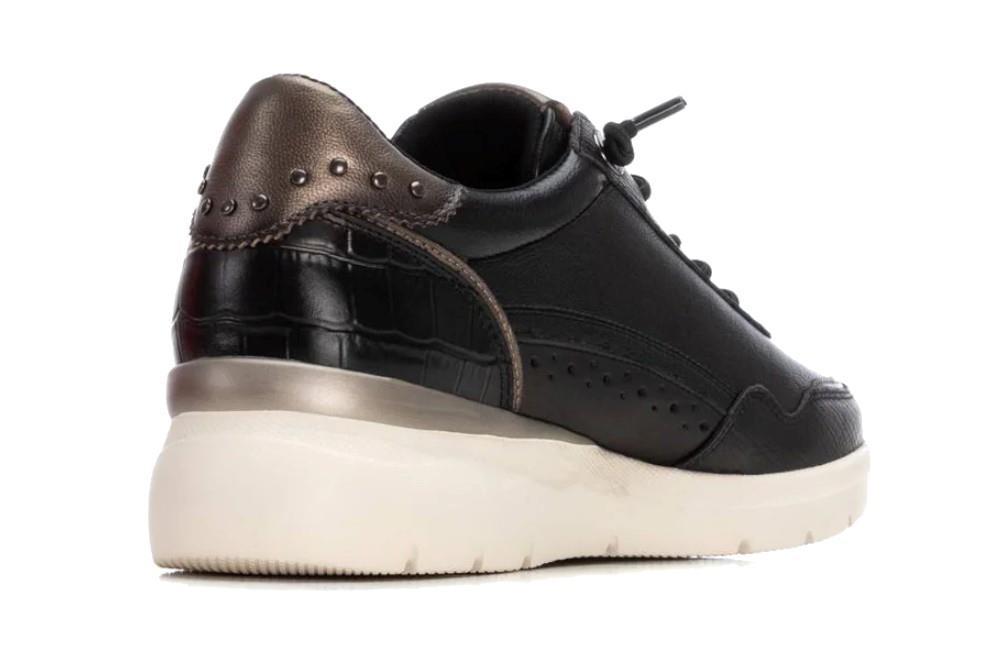 Zapatillas deportiva Carmela 162430 en negro para mujer