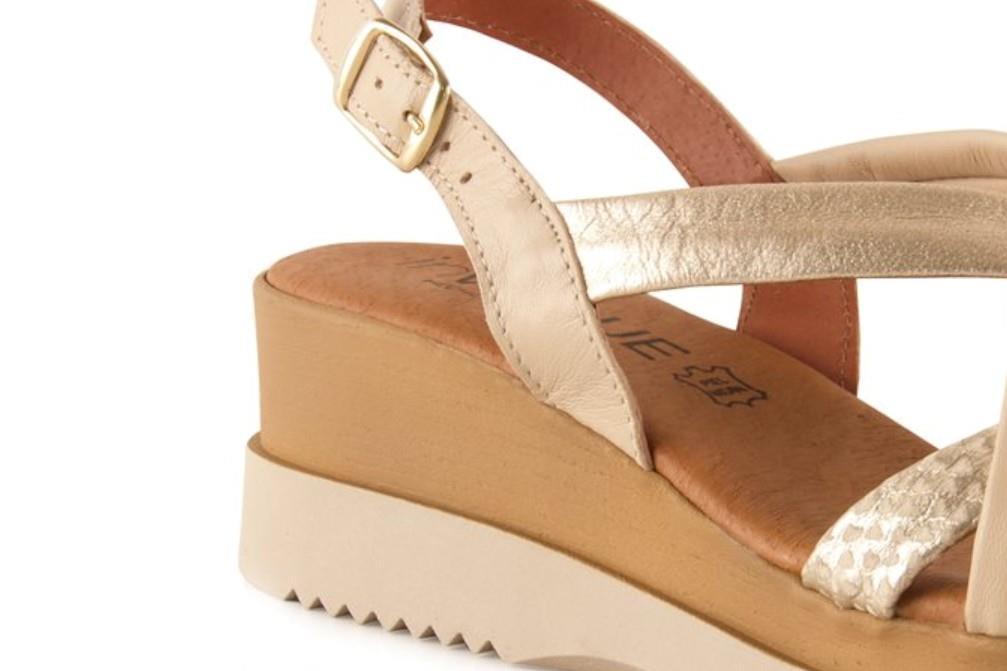 Sandalias con cuña In vogue 5024 en beige para mujer