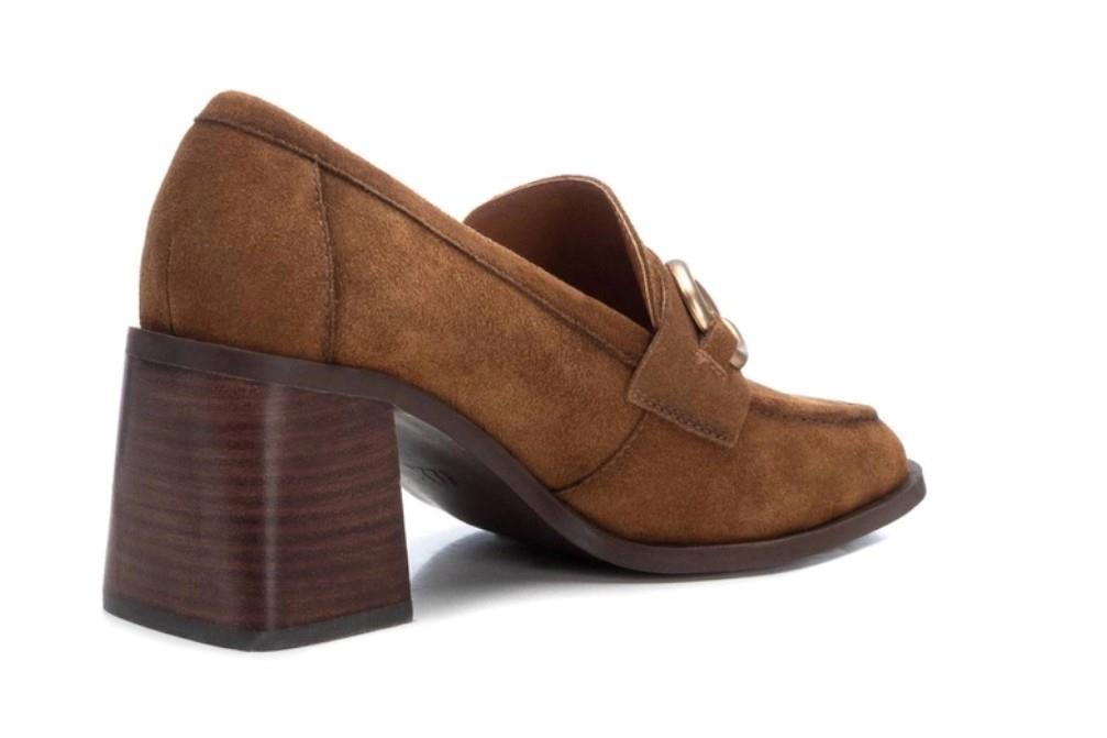 Mocasín Carmela 161127 para mujer en color camel