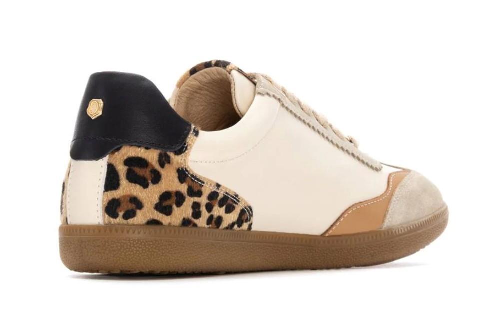 Zapatillas deportivas Carmela 162640 en beige para mujer