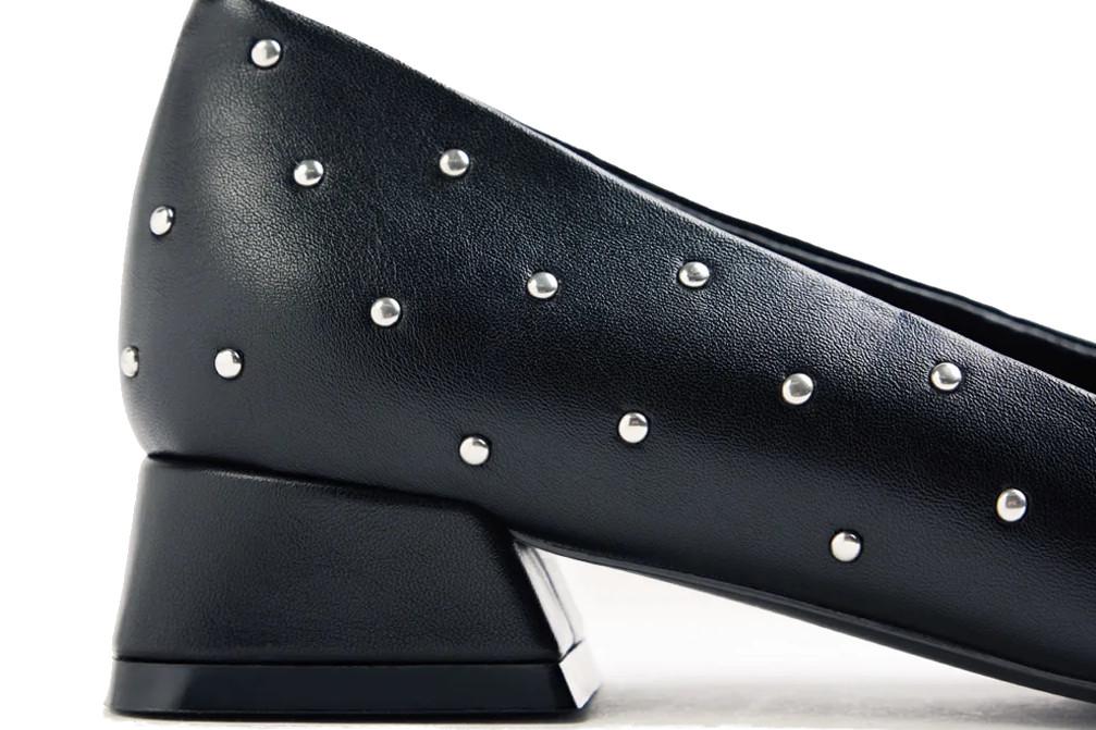 Bailarinas de tacón bajo Gioseppo 80829 en negro con Tachas para mujer