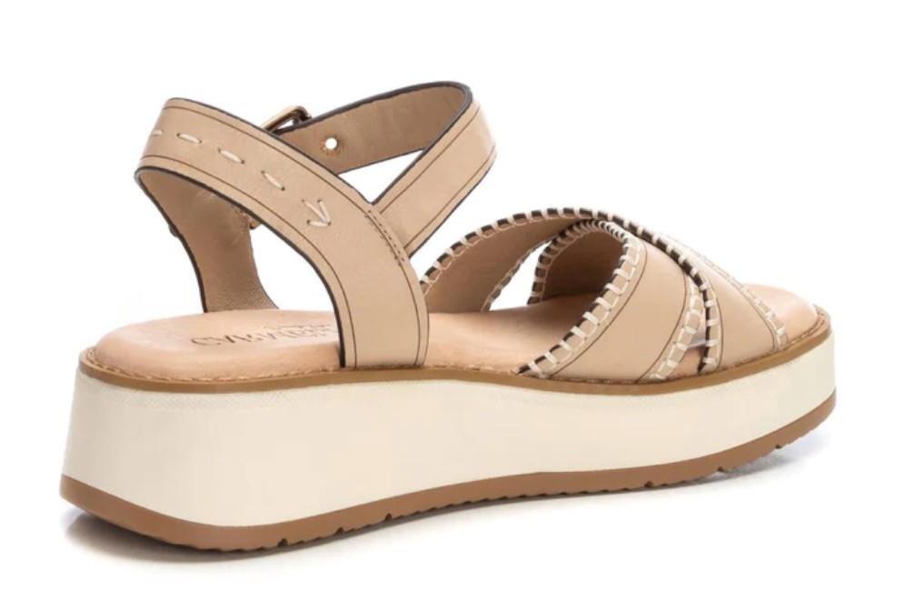 Sandalias cómodas Carmela 162245 en beige para mujer