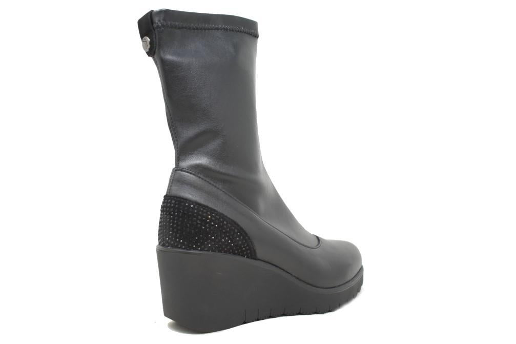 Botines con cuña Paula Urban Kara 02 en negro para mujer