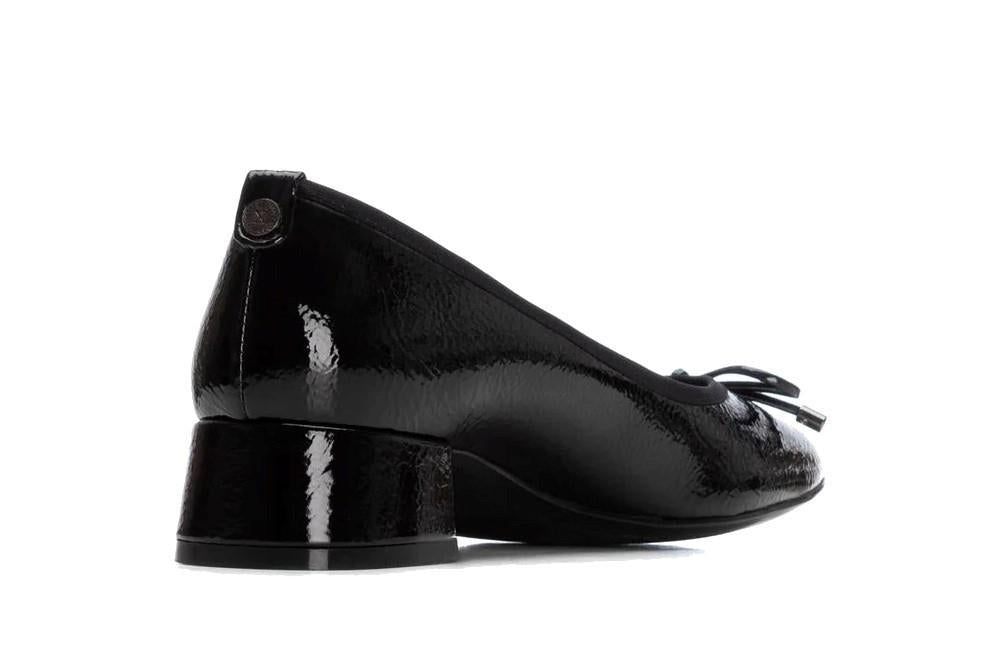 Manoletina de tacón bajo XTI 144242 en negro