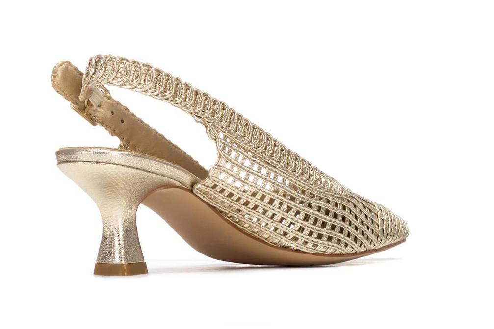 Zapatos de fiesta XTI 145432 Oro – Salón Destalonado Trenzado con Tacón Fino 6 cm y Hebilla Vegano