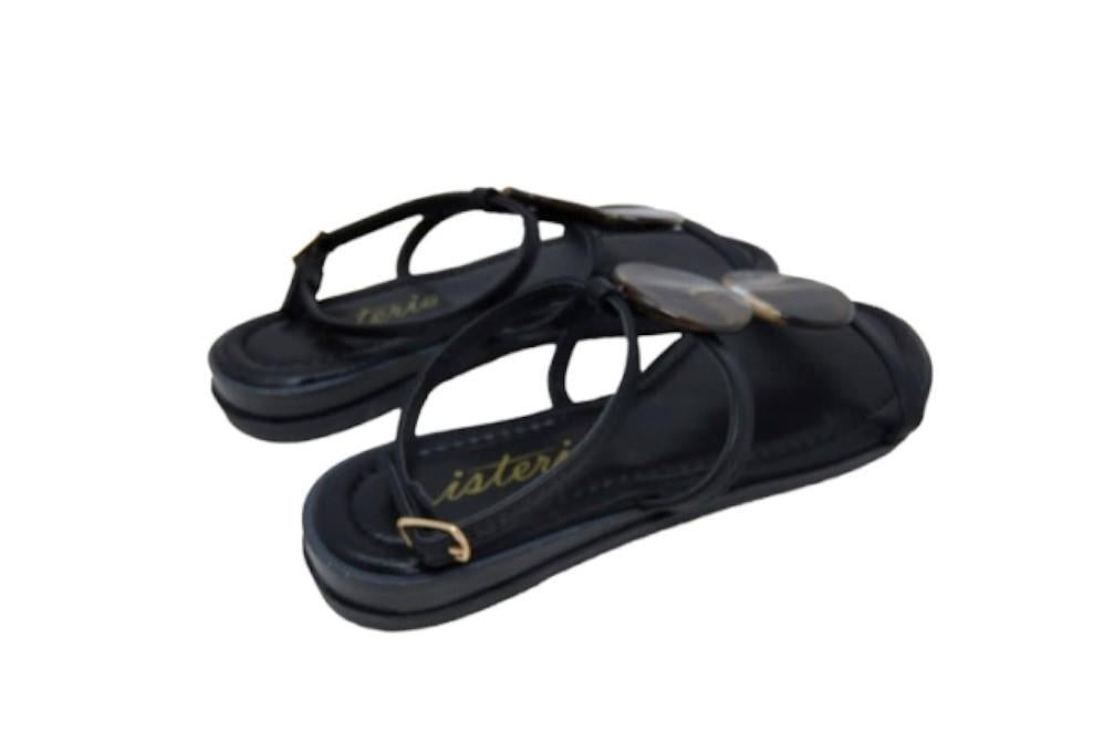 Sandalias planas Isteria 23160 en negro para mujer