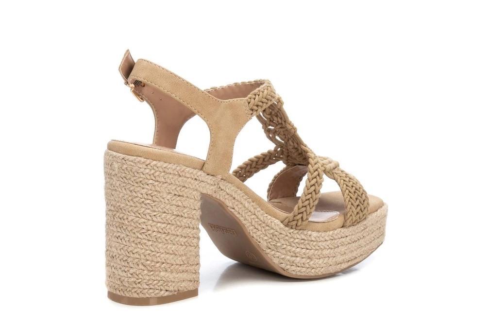 Sandalias tacón XTI 142839 en beige para mujer