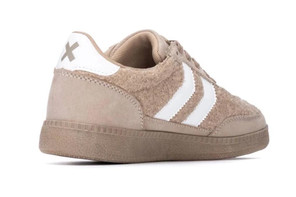 Zapatillas deportivas planas XTI 144734 en beige