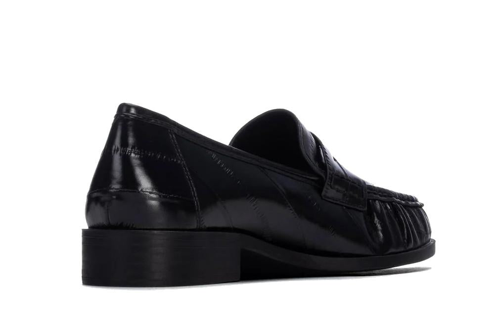 Mocasines XTI 146430 en negros para mujer