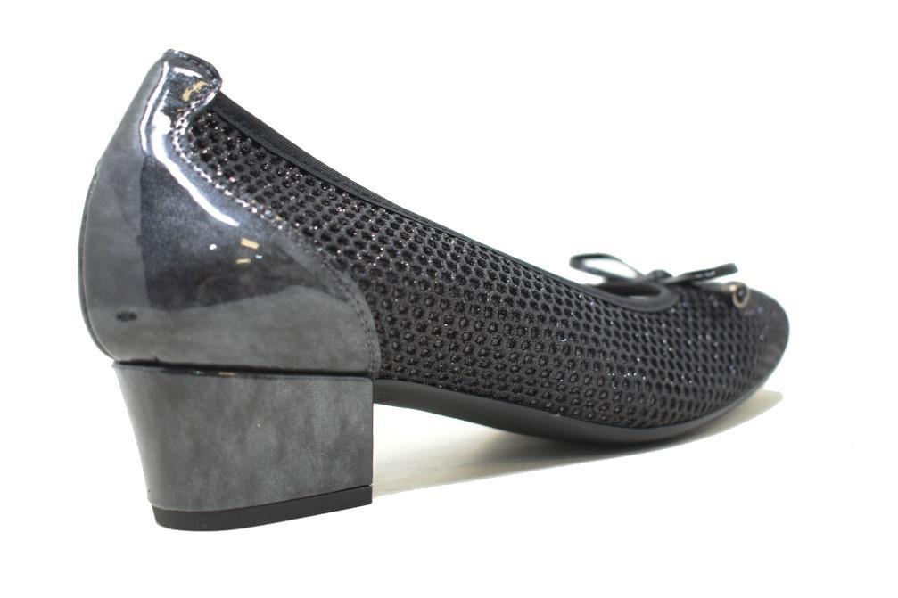 Zapatos de tacón Doctor Cutillas 81256 en negro para mujer