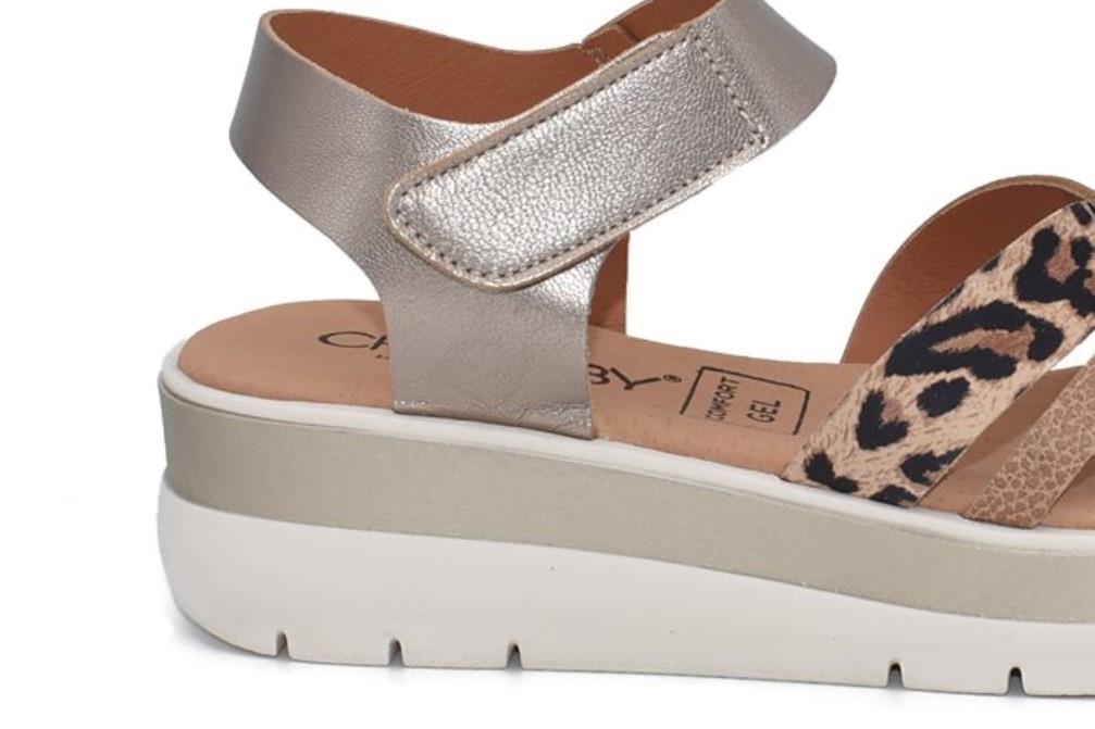 Sandalias con cuña Chamby 912 en titán para mujer