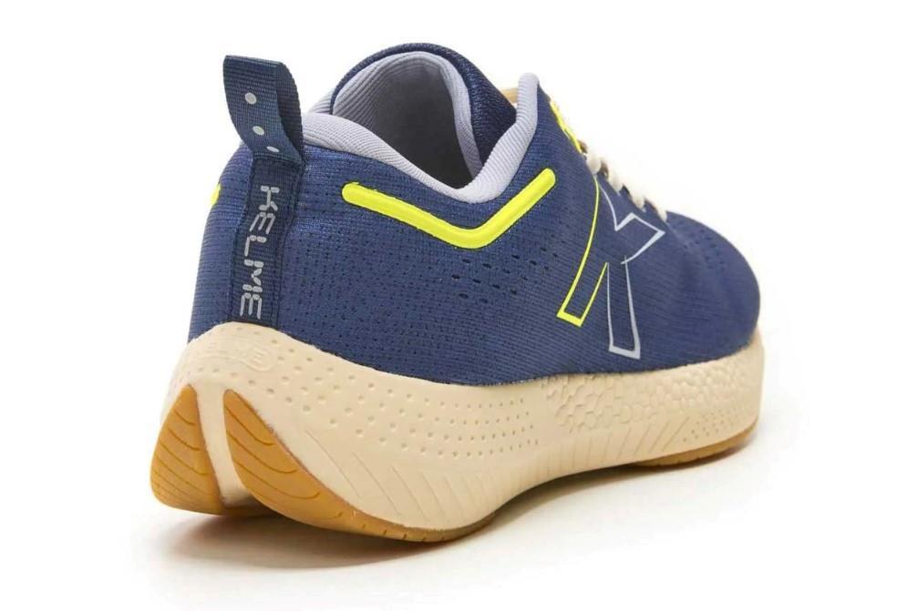 Zapatilla de Running Kelme Beat 46986 en color Jeans y Blanco para hombre
