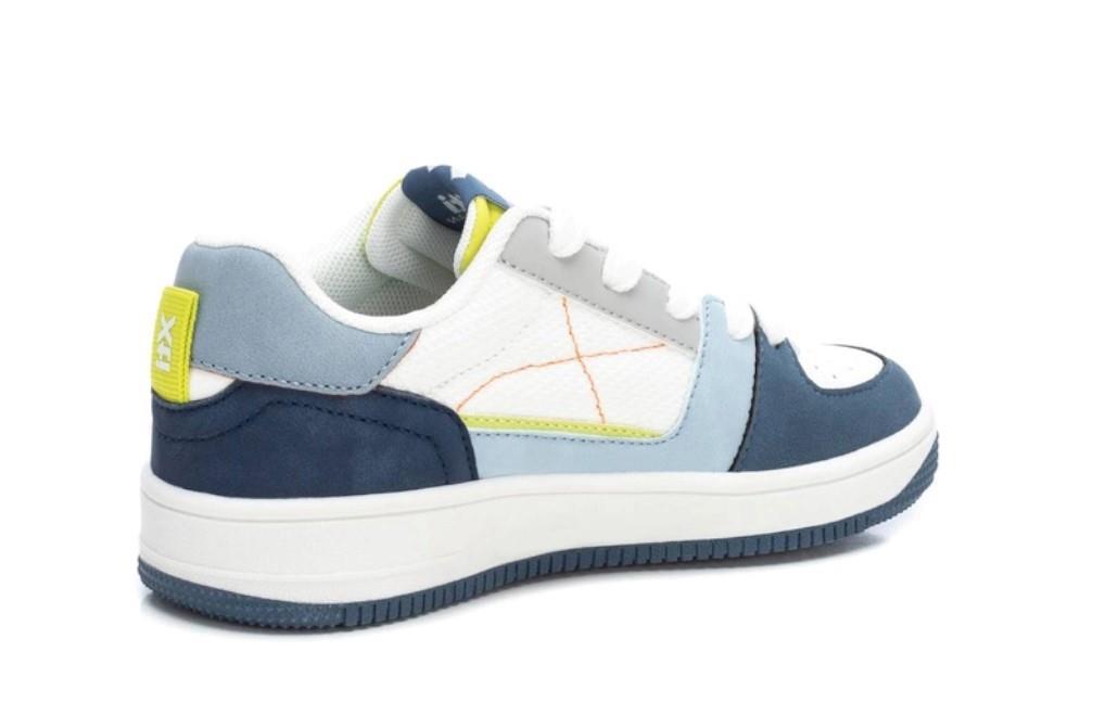 Zapatilla deportiva XTI 150718 para niña en color jeans