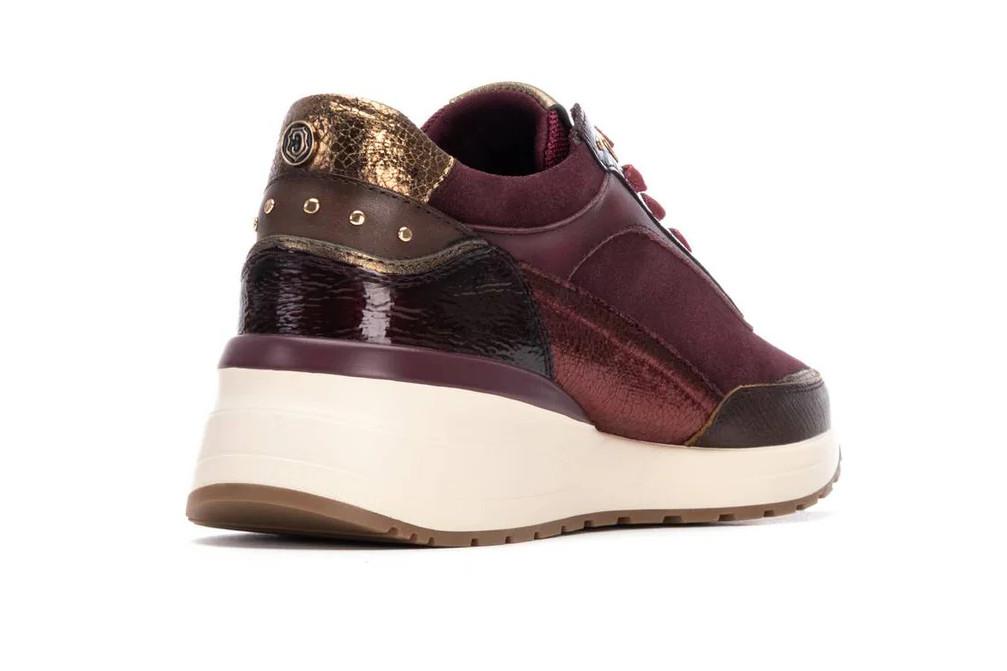 Zapatillas deportivas Carmela 162652 en color burdeos