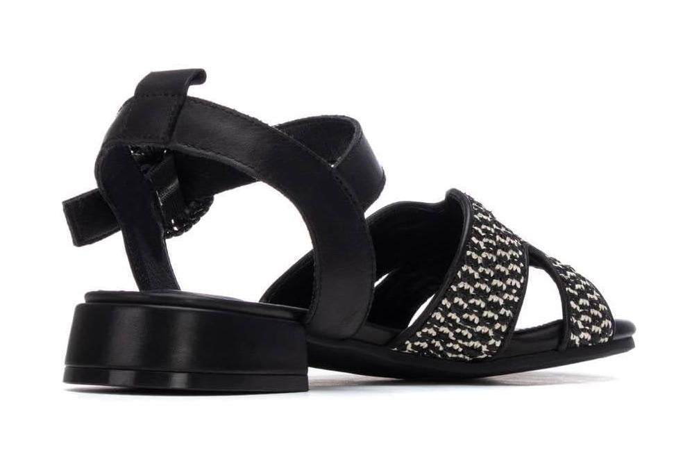 Sandalias planas Carmela 163273 negro para Mujer | Diseño Trenzado Tipo Rafia y Suela Antideslizante