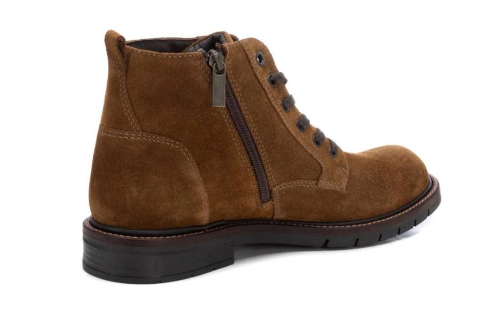 Botín con cordones Carmela 161703 en camel para hombre