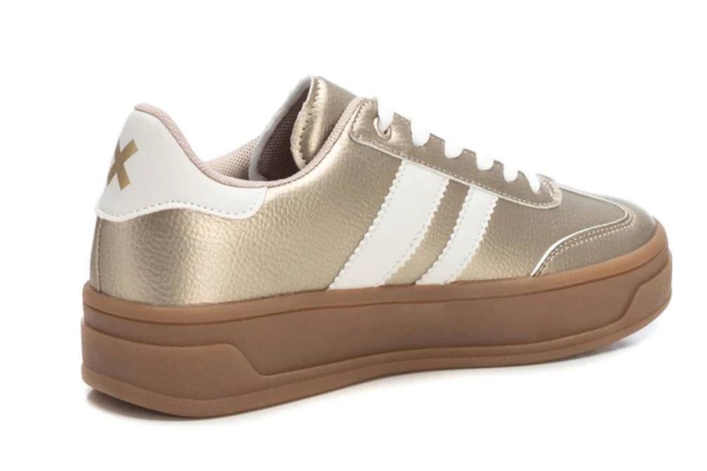 Zapatillas deportivas XTI 143645 en oro para mujer
