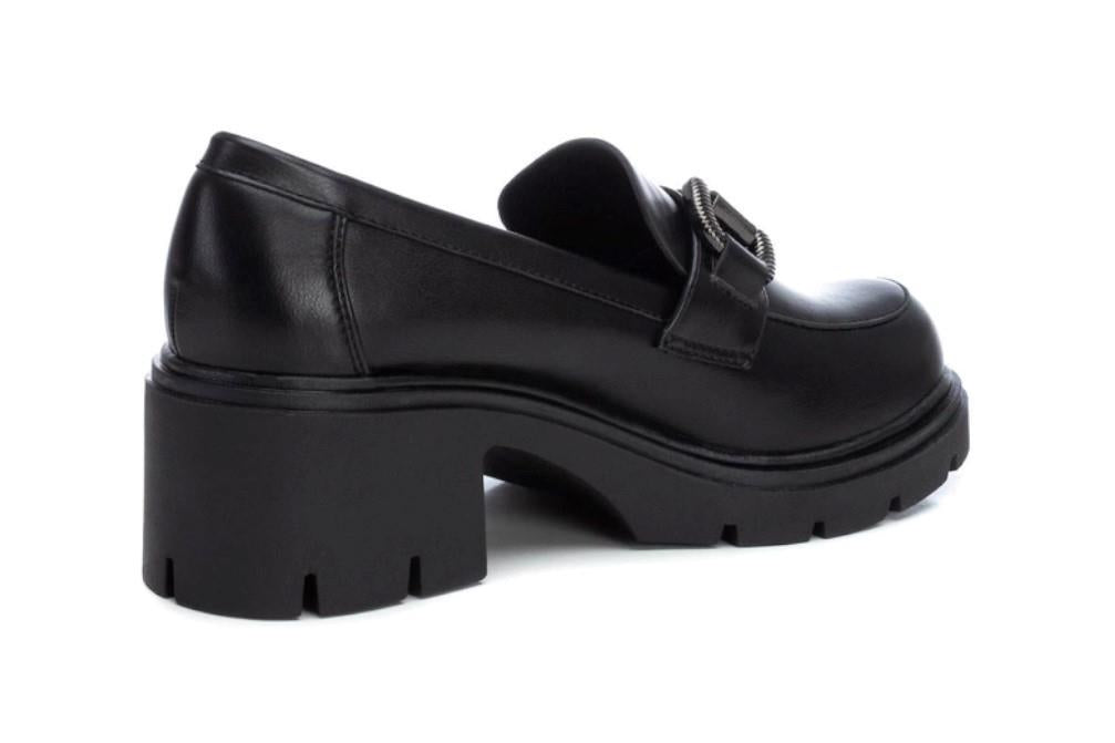 Mocasines XTI 143105 en negro para mujer