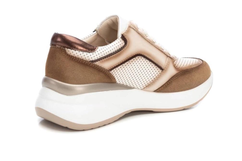 Zapatillas deportivas XTI 142578 para mujer en camel