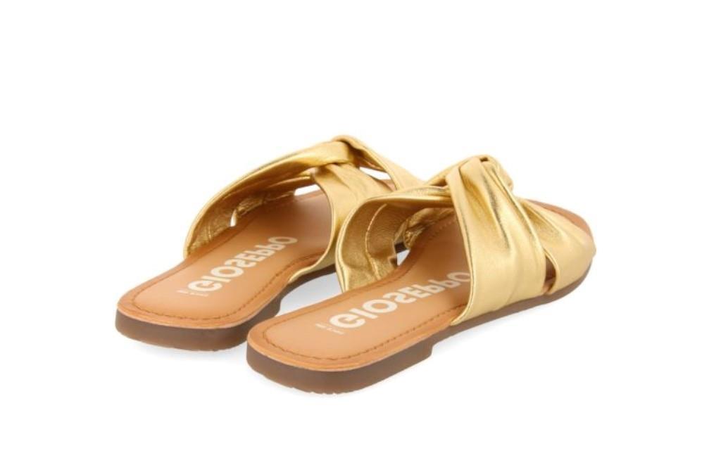 Sandalias planas Gioseppo Agira 72049 en oro para mujer