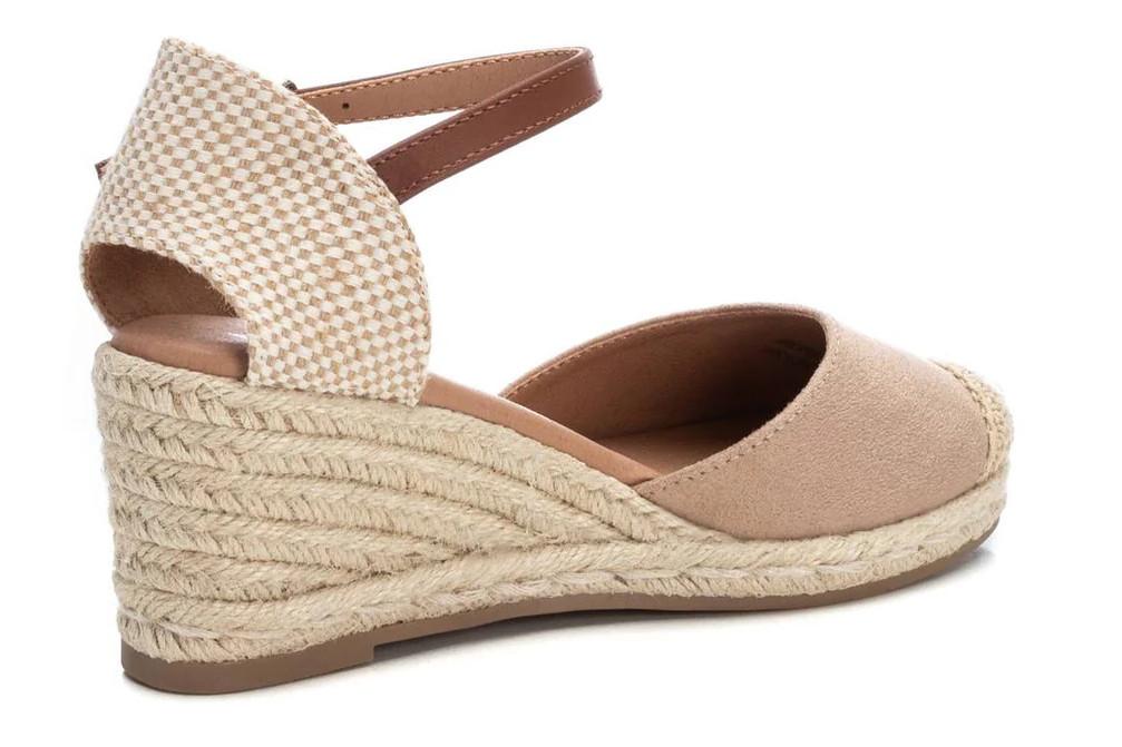 Alpargatas con cuña XTI 140746 en beige– Valenciana Vegana
