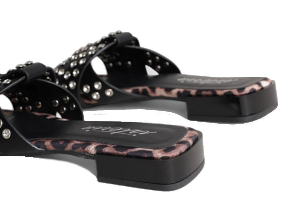 Sandalias de pala Isteria 25082 en negro para mujer