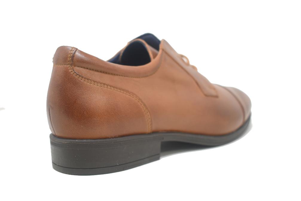 Zapatos con cordones de vestir Pitillos 40310 en color cuero