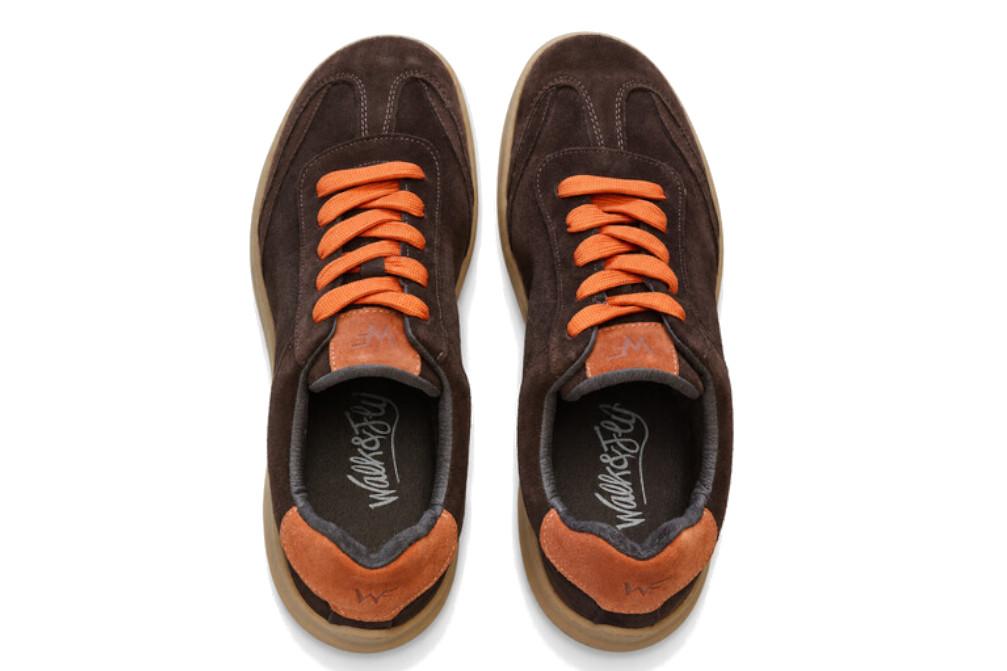Zapatillas deportivas Walk and Fly Origen Tramuntana 7004 B6 marrones de ante para hombre