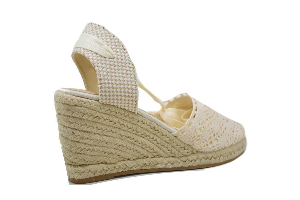 Alpargatas con cuña de ganchillo en beige para mujer