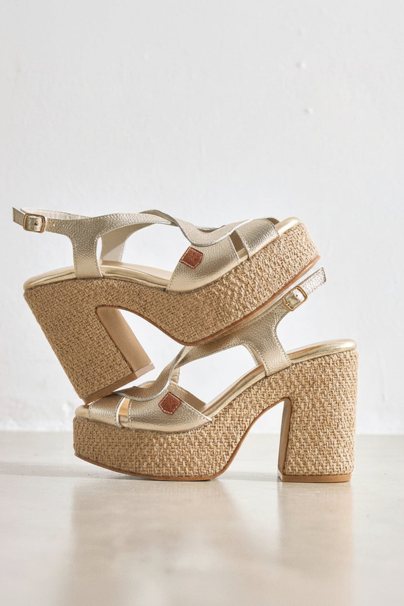 Sandalias POPA Balares de tacón y plataforma para mujer en color oro